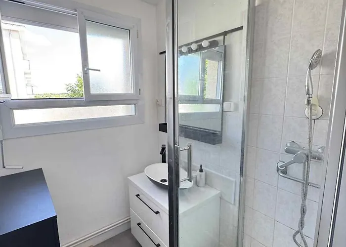 Apartamento T3 à Idéal Pros - Parking Gratuit Angers